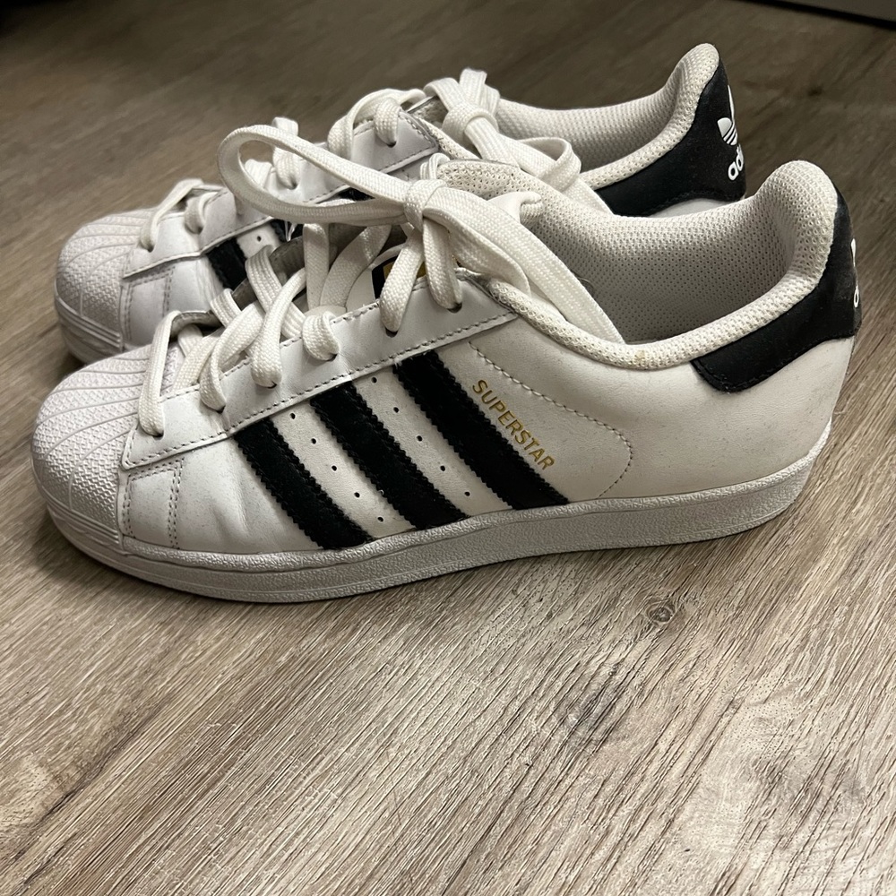 superstar tennis shoes